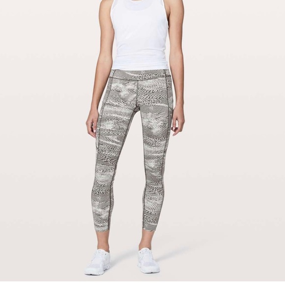 Lululemon Fast & Free 7/8 Tight II *Nulux 25" - Picture 2 of 10